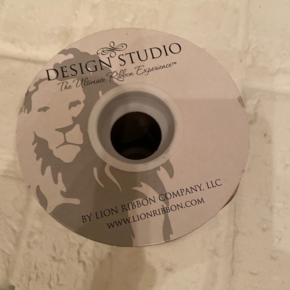 NWT 4-Inch wide Holiday Ribbon Roll -  10 yards by Design Studio - Picture 4 of 4